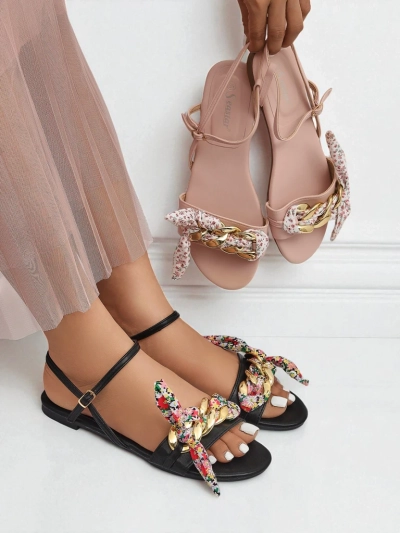 Royalfashion Rumanên jinekî BareLuxe li ser telekî rût