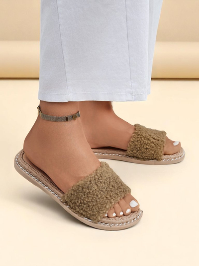 Royalfashion Klapki damskie z kożuszkiem Cozy Step