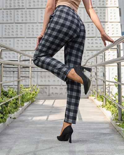 Royalfashion Pantaloni cu carouri gri din țesătură largă pentru femei negre