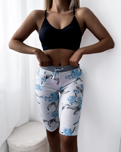 Pantaloni scurți de damă, albi, 3/4 lungime, cu flori albastre, MARIM PLUS - Îmbrăcăminte