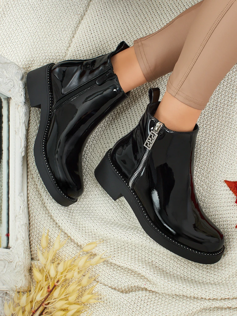 Botine de damă lăcuite din piele ecologică Calvera