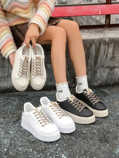 Sneakerii sportive pentru femei Royalfashion cu șireturi decorative Eone