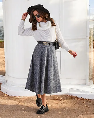 Fusta midi pentru femei Royalfashion
Fusta midi pentru femei fabricată dintr-un material moale. Modelul vine cu o curea. Baza perfectă pentru multe ținute unice! ATENȚIE: Precizia măsurătorii (+/-)