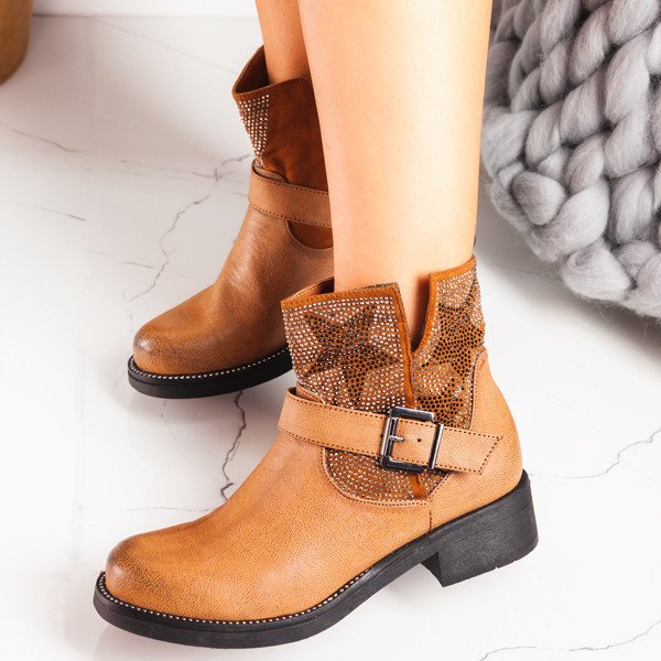 Brązowe workery z gwiazdkami Crystal Snow - Obuwie