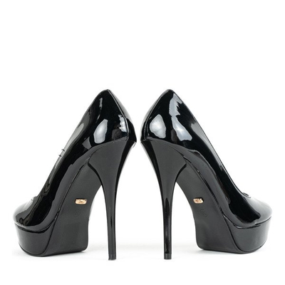 Czarne lakierowane czółenka na szpilce Madonniss - Obuwie 