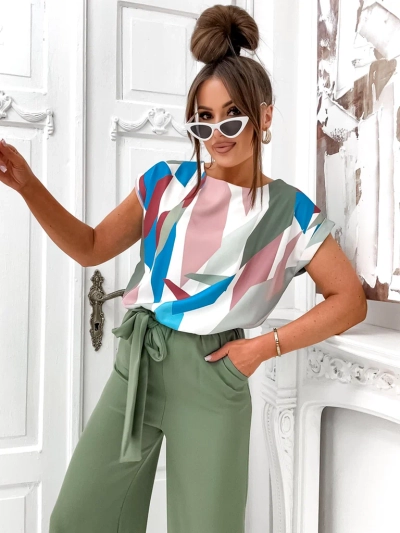 Salopetă pentru femei Royalfashion, cu pantaloni largi și bluză cu mâneci scurte și model