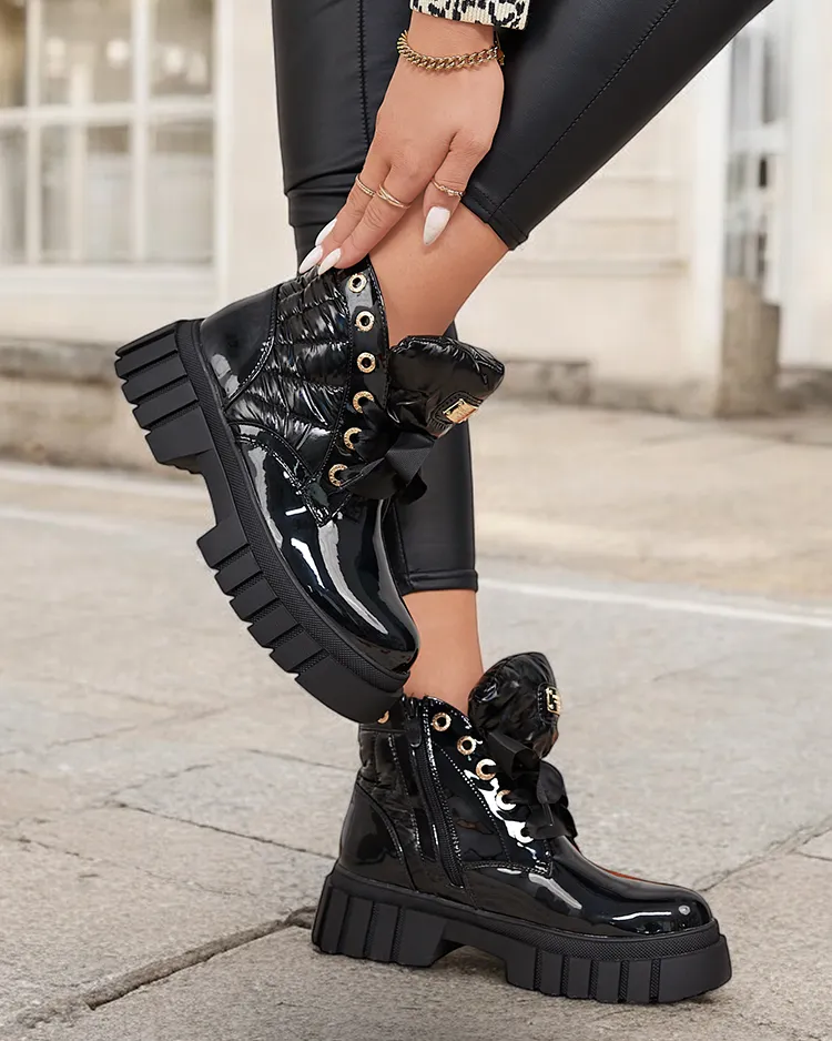 Royalfashion Cizme de damă negre Alefro matlasate și lăcuite