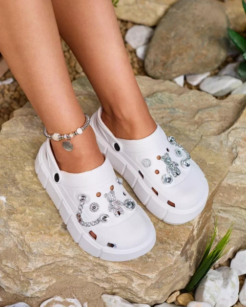 Royalfashion Șlapi de damă albi, ajurați, cu ornamente de zirconiu Afuccia
