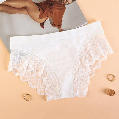 Chiloți din dantelă ecru pentru femei - Lenjerie intimă