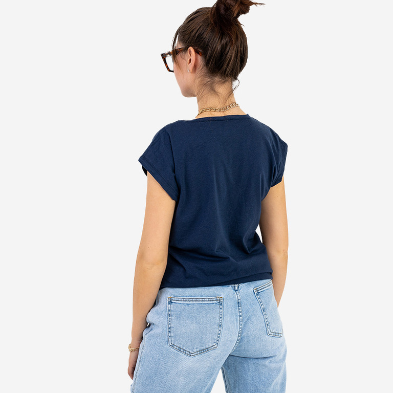 Tricou de damă cu imprimeu auriu și inscripție în culoarea bleumarin - Îmbrăcăminte