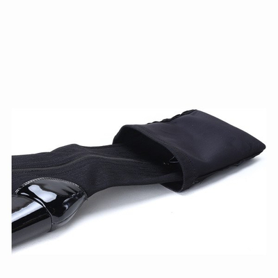 Czarne kozaki z lakierowanym noskiem na słupku Adrienne - Obuwie