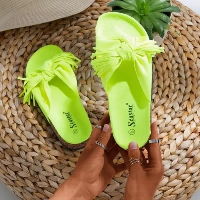 OUTLET Papuci cu franjuri Amassa pentru femei de culoare galben neon - Încălțăminte