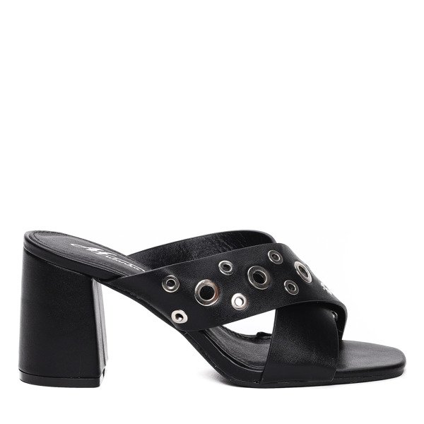 Czarne klapki na słupku Tresa - Obuwie