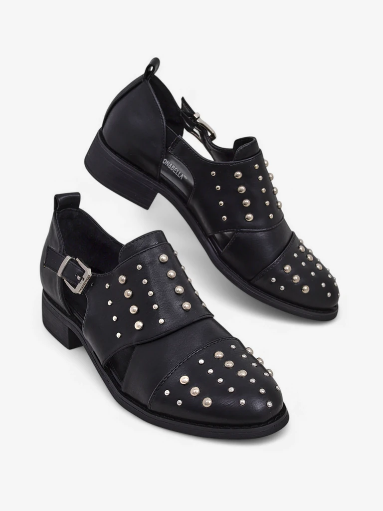 Pantofi pentru femei Royalfashion decorați cu decupaje și capse Azaldoes