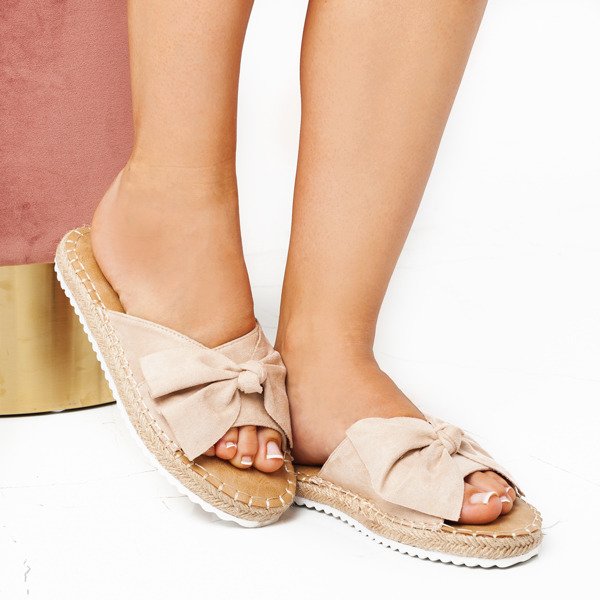 Klapki z kokardką w kolorze nude Summer Flower - Obuwie