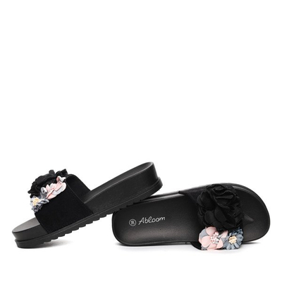 Czarne klapki na platformie z kwiatkami Zariah- Obuwie