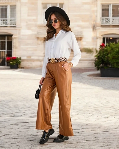 Pantaloni largi din ecopiele pentru femei de la Royalfashion