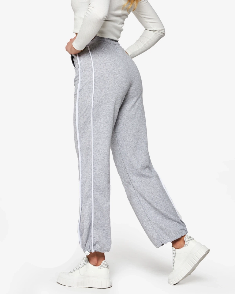 Pantaloni de trening largi de damă gri cu dungi- Îmbrăcăminte