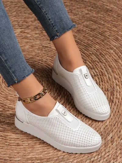 Pantofi perforați pentru femei Royalfashion Slip-on Goffies