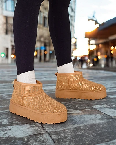 Royalfashion Cizme de zăpadă pentru femei Beige a'la UGGs Corob