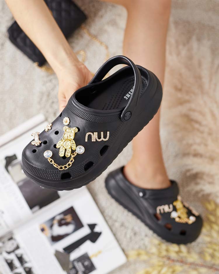 Royalfashion Șlapi de damă din cauciuc cu ornamente Fescas