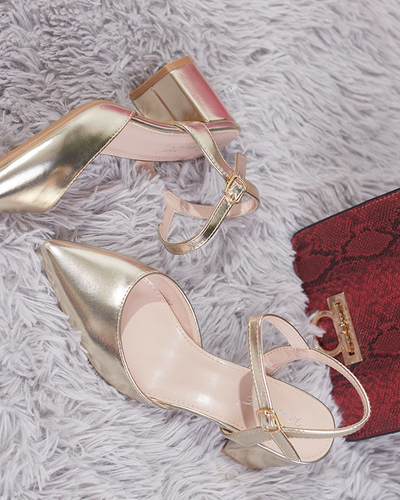 Sandale de damă pe stâlp jos într-o culoare aurie Nerolak - Încălțăminte