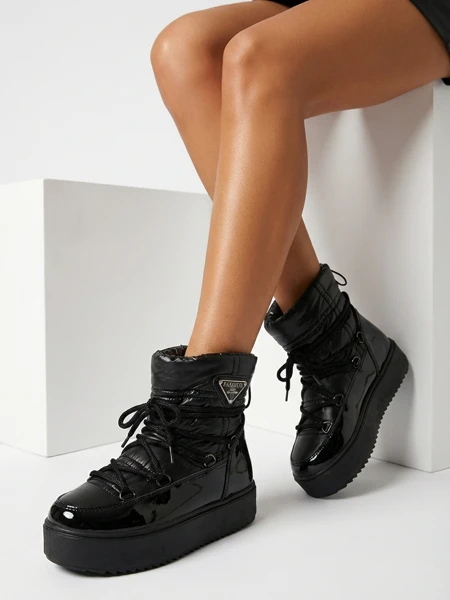 Royalfashion Încălțăminte de copii a'la cizme de zăpadă în negru Asifa