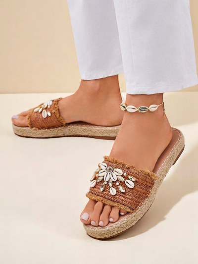 Sandały Royalfashion Callista Boho Camel na płaskiej platformie z muszelkami