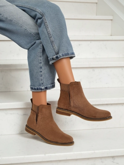 Gyal dem boot ala Chelsea boot fram eko-suedha Veysi