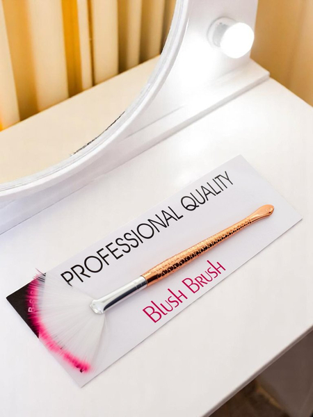 Pensulă pentru iluminator