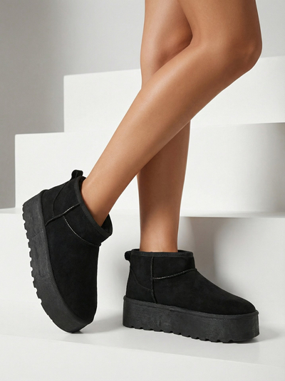 Royalfashion Cizme de zăpadă cu platformă a'la femei în negru Dagodo