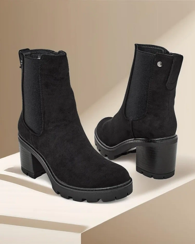 Bocanci de glezna pentru femei din ecorezina Royalfashion pe un post Weggis