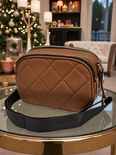 Geantă mică de damă matlasată din piele ecologică Connere