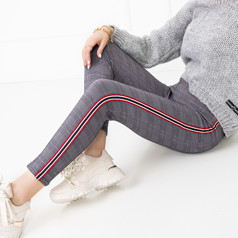 Jambiere de damă roz în carouri cu dungă bleumarin - Îmbrăcăminte