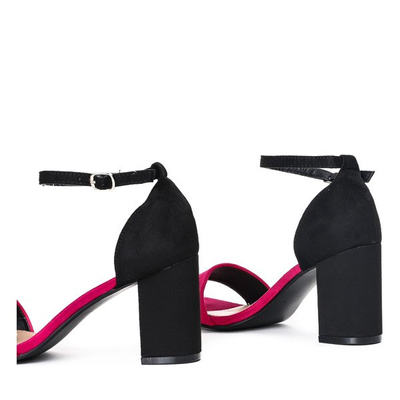 Czarne sandały na słupku z fuksjowym wykończeniem Betine - Obuwie