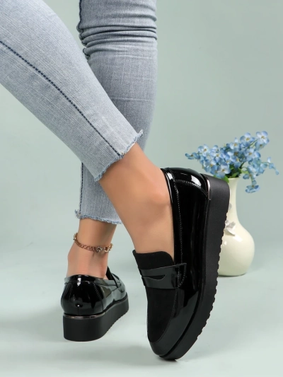 Royalfashion Mocasi pentru femei din piele lacuită Afidale