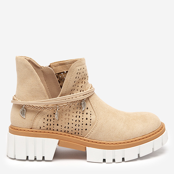 OUTLET Cizme ajurate de dama bej cu ornamente Versi - Incaltaminte