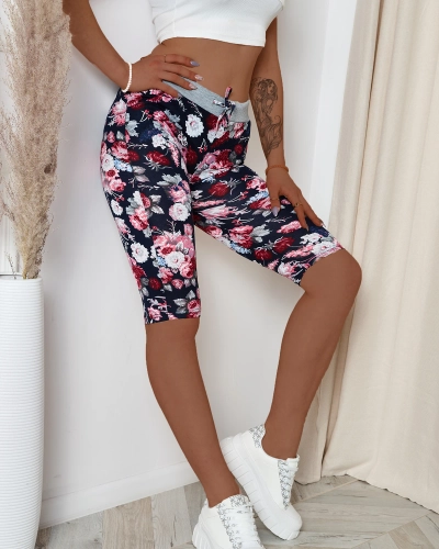 Pantaloni scurți de damă maro 3/4 cu model floral - Îmbrăcăminte