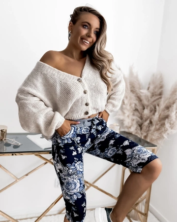 Pantaloni scurți 3/4 damă bleumarin și albastru cu model floral PLUS SIZE - Îmbrăcăminte