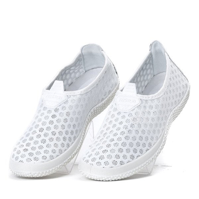 Białe sportowe buty slip on Nieve - Obuwie