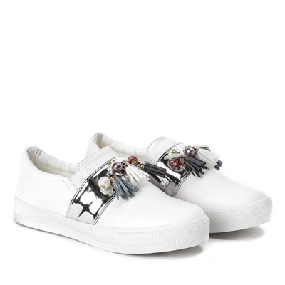 Biało-srebrne tenisówki slip on z zawieszkami Clarette - Obuwie