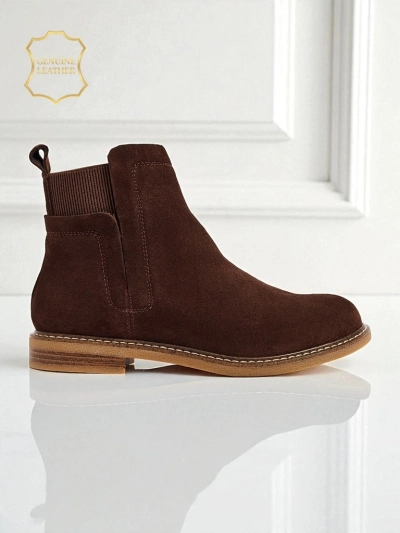 Cuoio Elegante: Botine din Piele Întoarsă Maro pentru Femei Stilate
