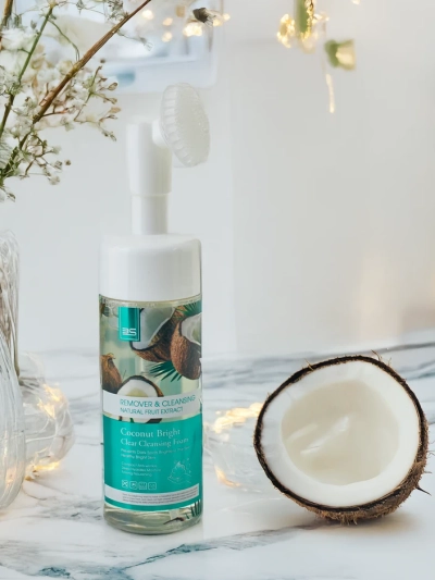 Spumă de curățare și hidratare pentru față, reducând decolorarea COCOS 150 ml