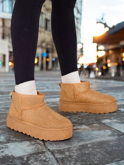 Royalfashion Cizme de zăpadă pentru femei Beige a'la UGGs Corob