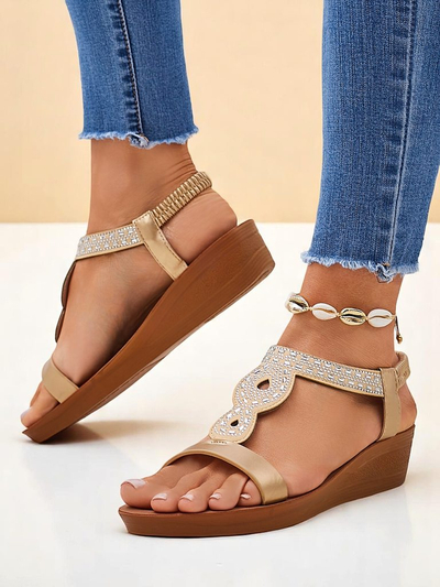 Sandale de damă cu platformă Aurelia Royalfashion aurii din piele ecologică