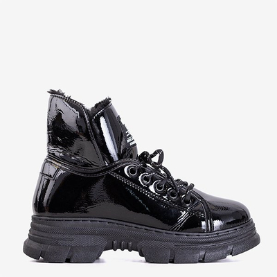 Cizme de damă lacuite negre de la Rostorie - Încălțăminte