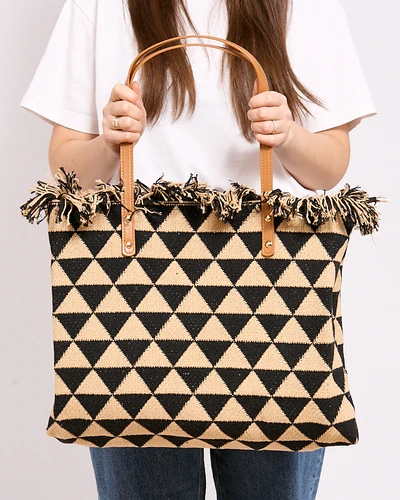 Geantă de mesager țesută maro pe un lanț de aur - Genți de mână