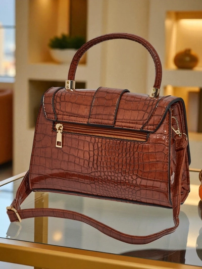 Geantă mică de damă lăcuită din piele ecologică Lunaya