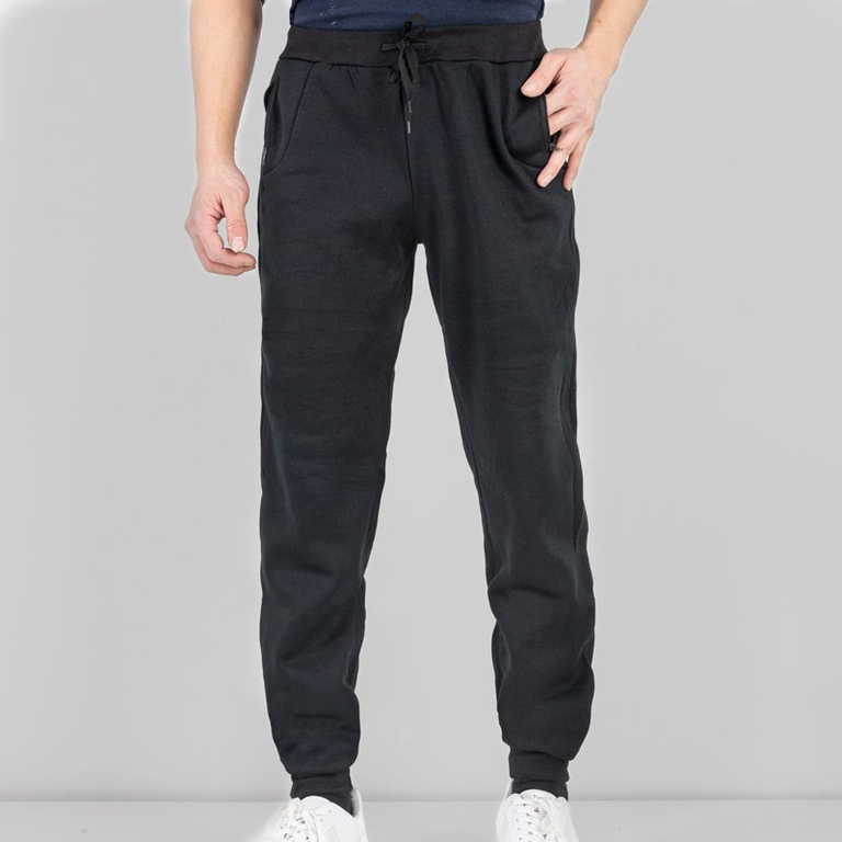 Treninguri izolate negre pentru bărbați - Îmbrăcăminte