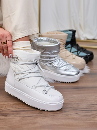 Royalfashion Cizme de damă slip-on a'la cizme de zăpadă în alb Vevnose